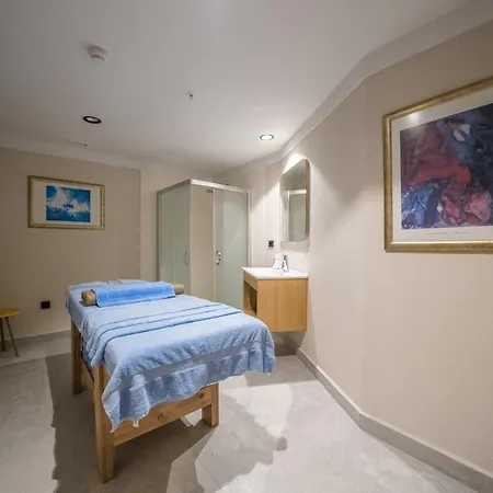 酒店 Premier Nergis & 4*