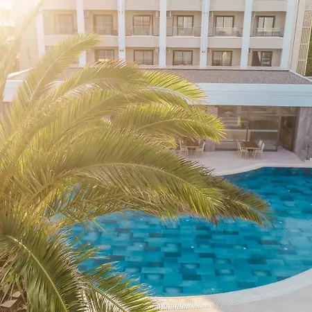 酒店 Premier Nergis & 马尔马里斯