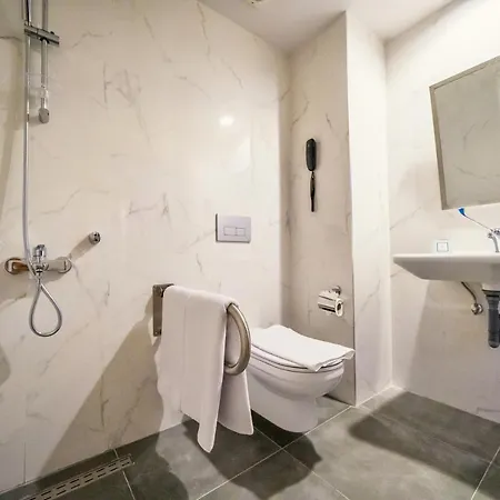 酒店 Premier Nergis & 马尔马里斯