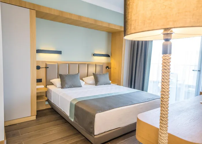 Hotel Premier Nergis & 4*